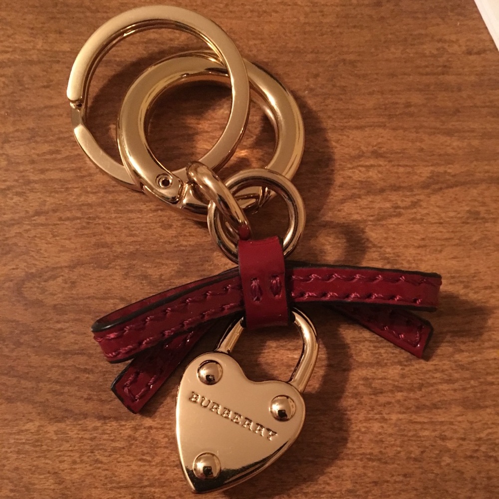 Burberry heart keychain from London